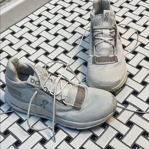 On Running womens White and Tan Sneakers